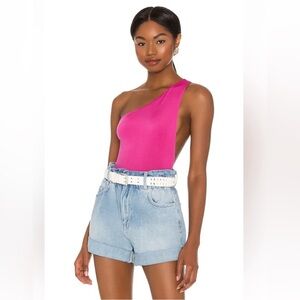 Super down one shoulder top